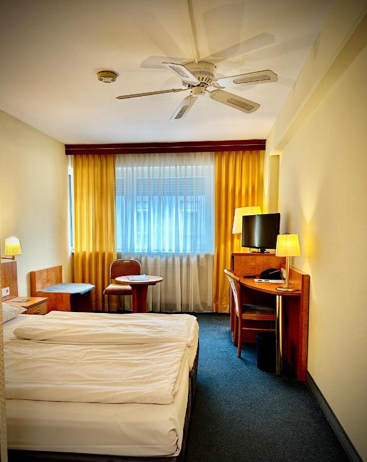 Savoy Hotel Frankfurt am Main Exterior photo