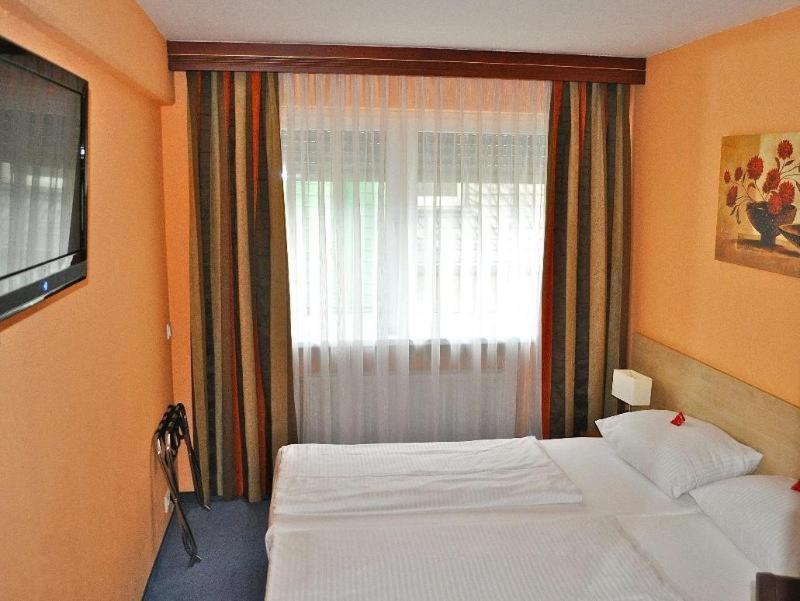 Savoy Hotel Frankfurt am Main Room photo