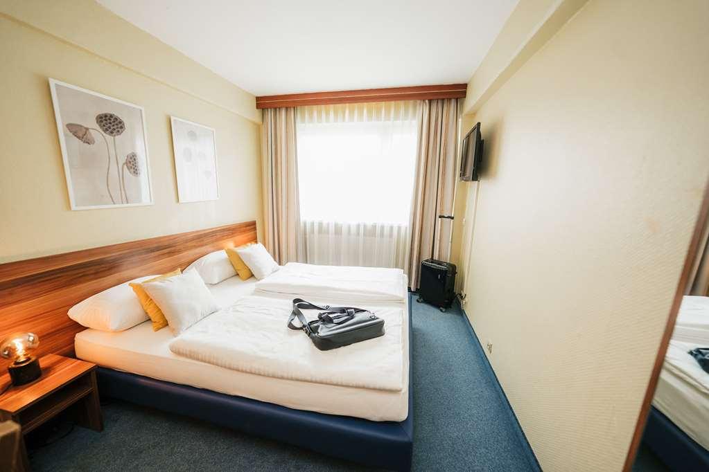 Savoy Hotel Frankfurt am Main Room photo