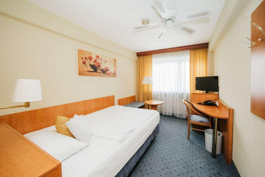Savoy Hotel Frankfurt am Main Room photo
